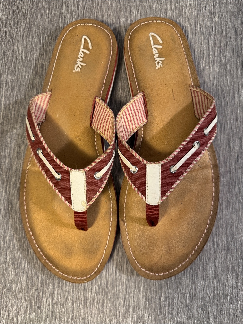 Clarks Women’s Red and White Leather Thong Sandals - Casual Slip-On - Picture 1 of 10